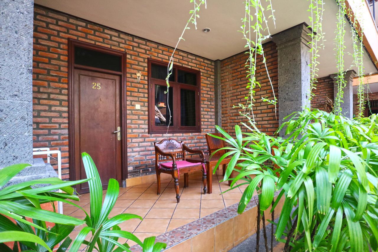 Kedin'S Inn Seminyak Exterior foto